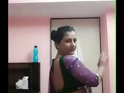 Huge-titted pooja bhabhi tempting dance