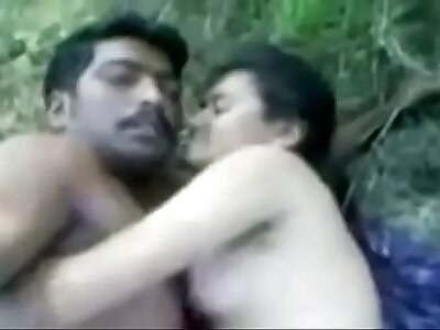 indian beautifull girl fucking in jungle with beau sex video